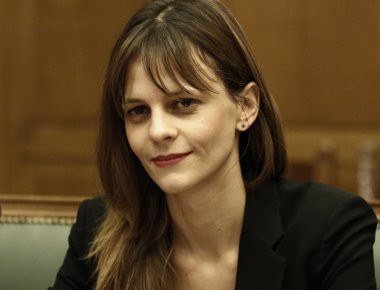 Η Ε.Αχτσιόγλου για τον κατώτατο μισθό